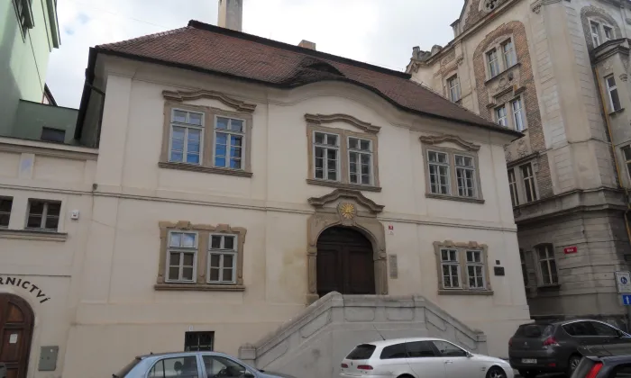 Dominikánská 16