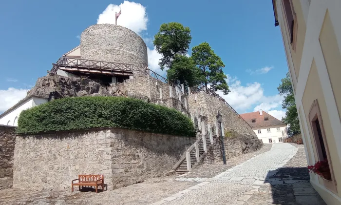 Hrad Bečov nad Teplou