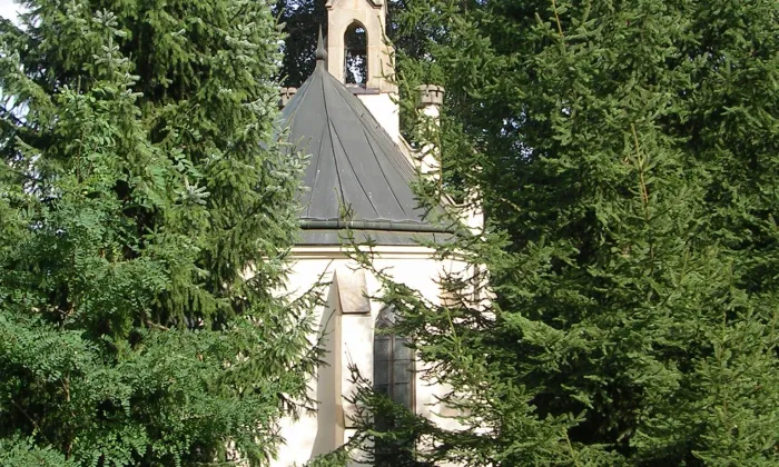 Leontýnský zámek