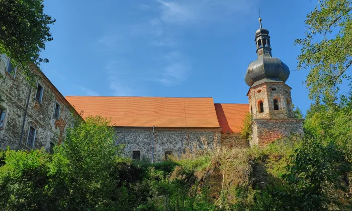 Pivoňský klášter