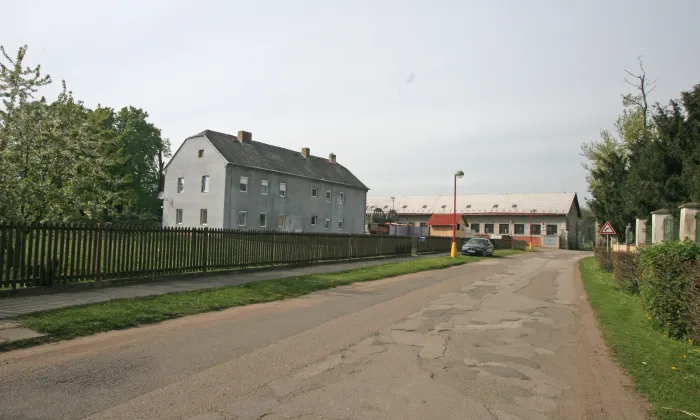 Zámek Hlušice