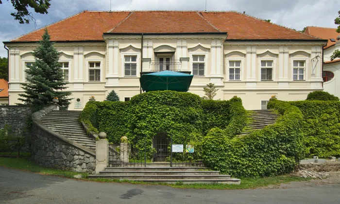 zámek Jesenec