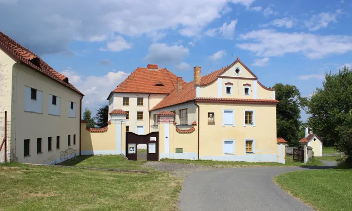 zámek Růžkovy Lhotice