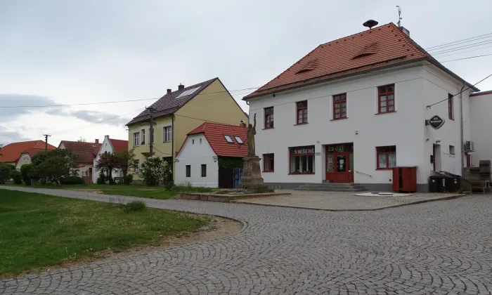 zámek Zvíkovec