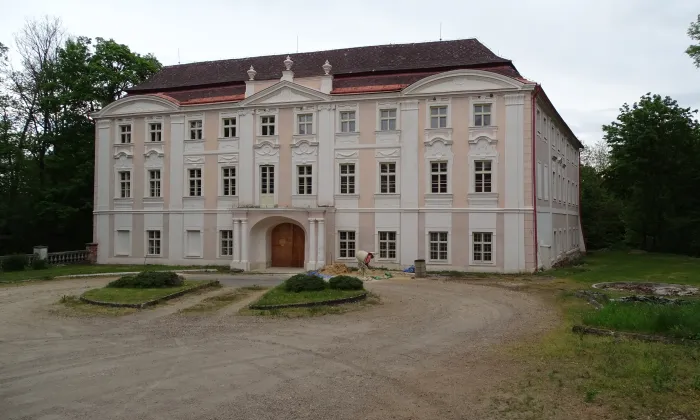 zámek Zvíkovec