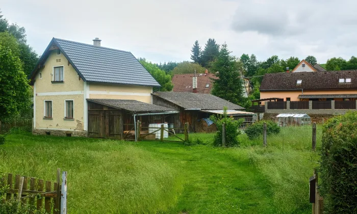 zámek Újezd Svatého Kříže