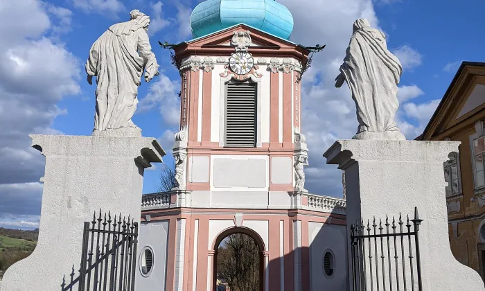 kostel Navštívení Panny Marie v Horní Polici