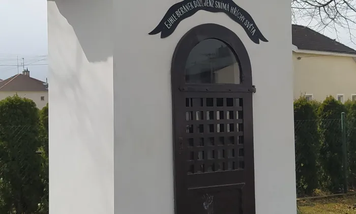 Kaplička pod Vinnou horou