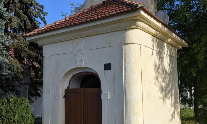 Kaplička svatého Jana Nepomuckého (Velké Chvalovice)