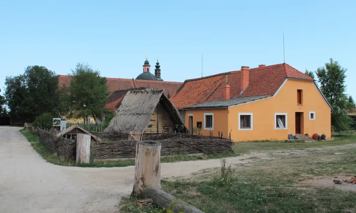 Kostel I