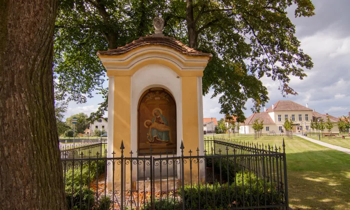 Kostel Nanebevzetí Panny Marie (Chorušice)