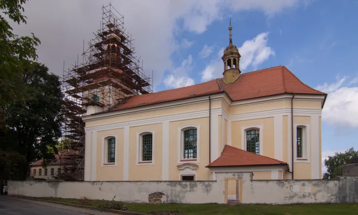 Kostel Nanebevzetí Panny Marie (Chorušice)