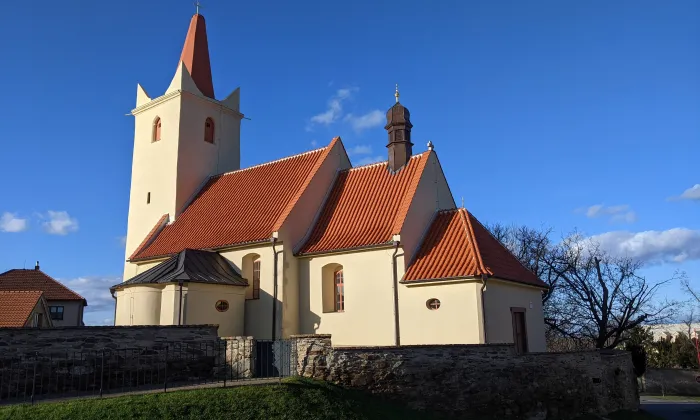 Kostel Narození Panny Marie (Červené Pečky)