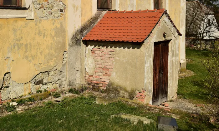 Kostel Narození Panny Marie (Mory)