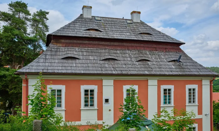 Kostel Nejsvětější Trojice ve Valči