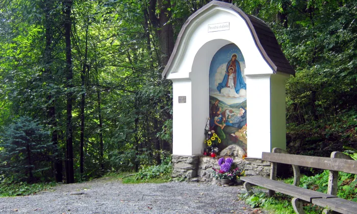 Kostel Panny Marie Pomocné (Zlaté Hory)