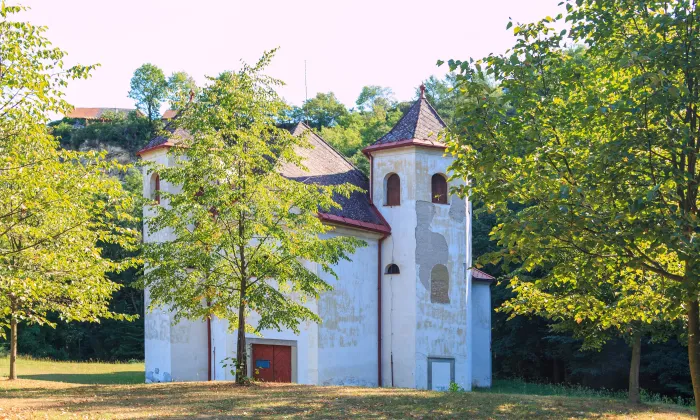 Kostel Panny Marie pod Skalou