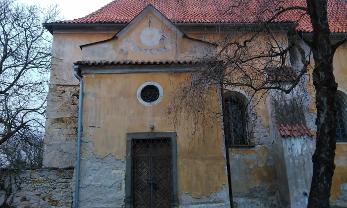 Kostel svatého Bartoloměje s farou