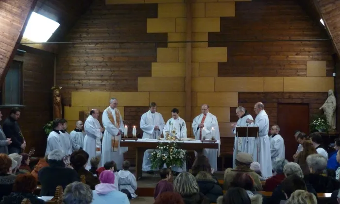 Kostel svatého Františka z Assisi v Praze-Krči