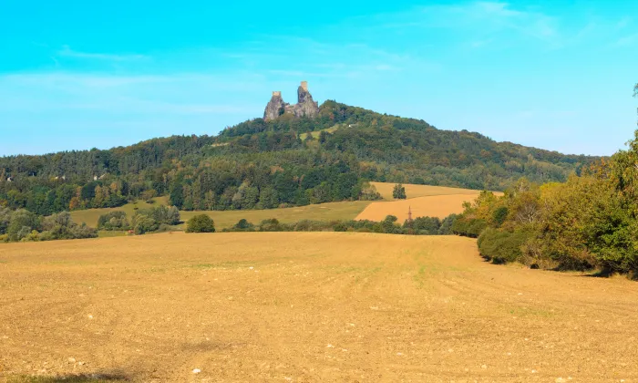 Kostel svatého Jana Křtitele (Újezd pod Troskami)
