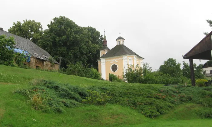 Kostel svatého Jana Nepomuckého (Staré Vyklantice)