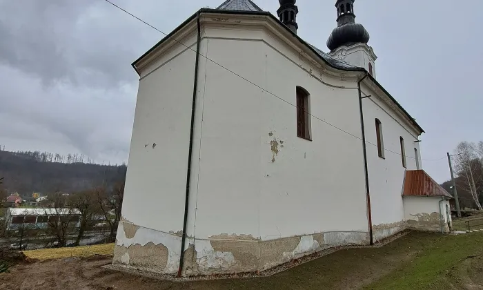Kostel svatého Jana Nepomuckého (Karlovice)