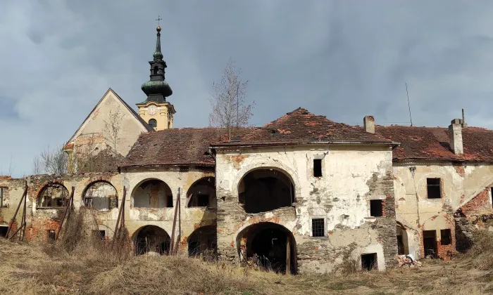 Kostel svatého Jana Nepomuckého (Omlenička)