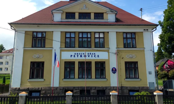 Kostel svatého Mikuláše (Petrovice)