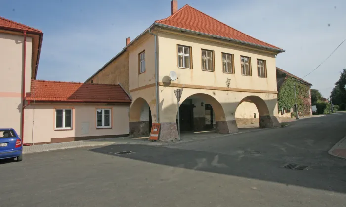 Kostel svatého Mikuláše Tolentinského (Vysoké Veselí)