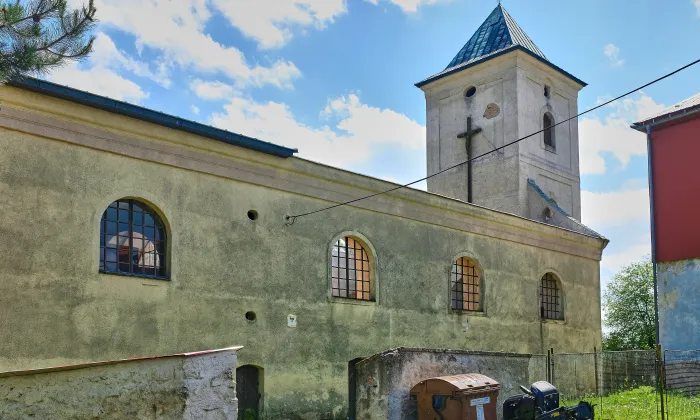 Kostel svatého Petra a Pavla (Krásný Les)