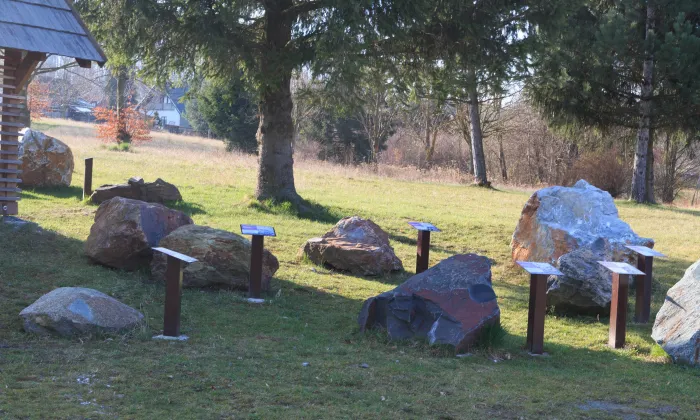 Kostel svatého Václava (Vápenný Podol)