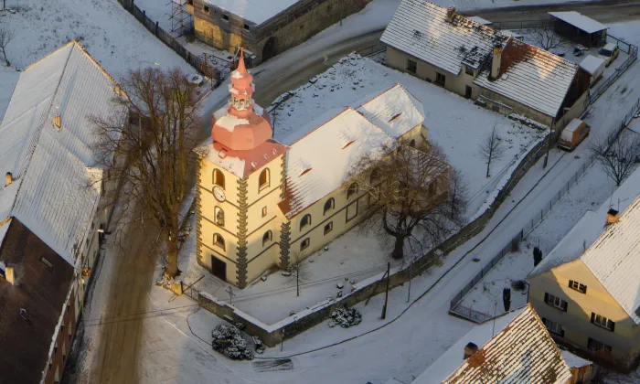 Kostel svatého Václava  v Blíževedlích