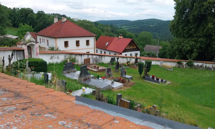 Kostel svatých Filipa a Jakuba (Frantoly)