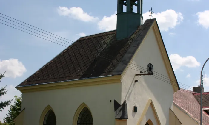 kaple Nejsvětější Trojice (Lom)