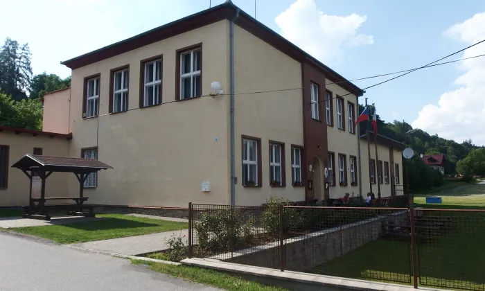 kostel Povýšení svatého Kříže (Rozhraní)
