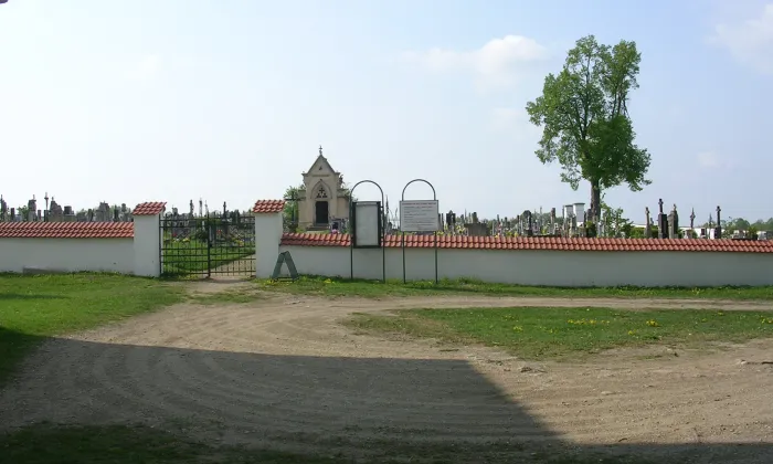 kostel Všech svatých (Lutová)