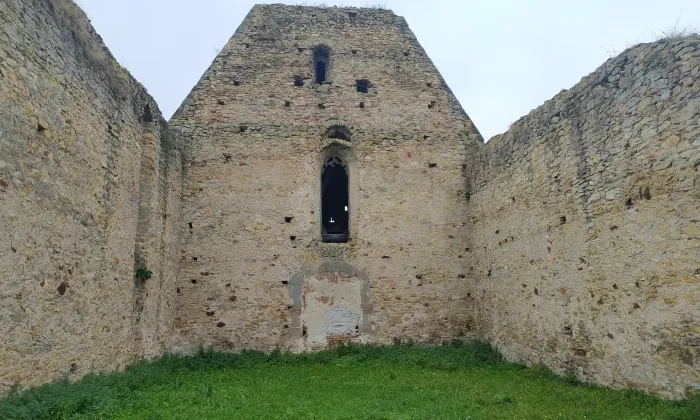kostel kláštera Koruny Panny Marie