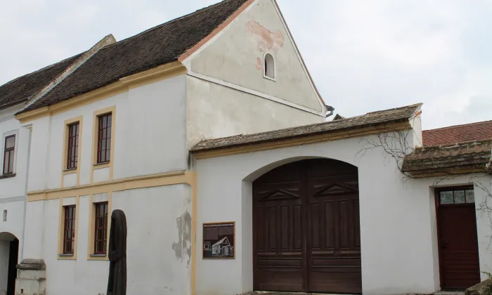 kostel svatého Mikuláše Tolentinského (Vratěnín)