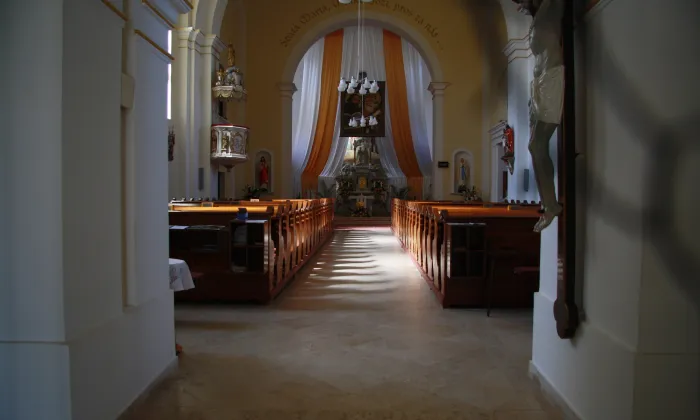 kostel svatého Petra a Pavla (Velký Újezd)
