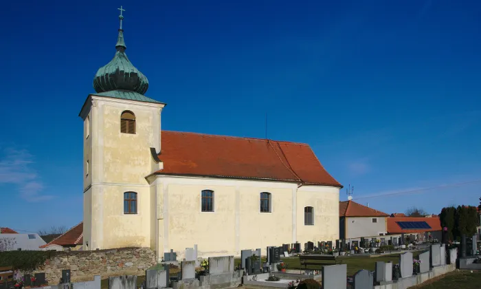 kostel svatého Petra a Pavla (Petrovice)