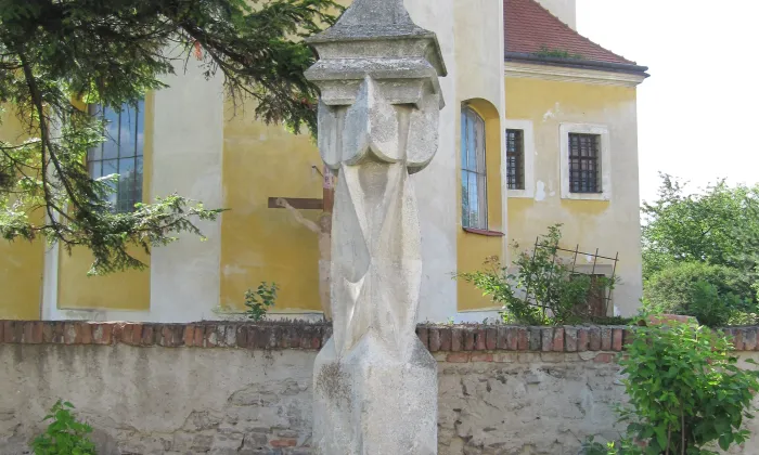 kostel svatých Petra a Pavla (Hrádek)