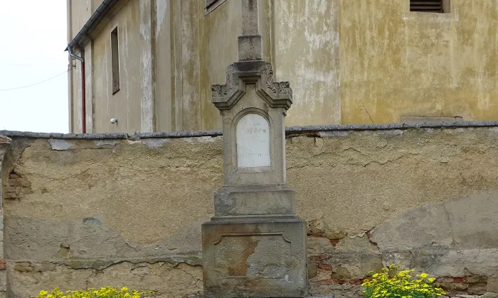 kostel svatých Petra a Pavla v Kolešovicích