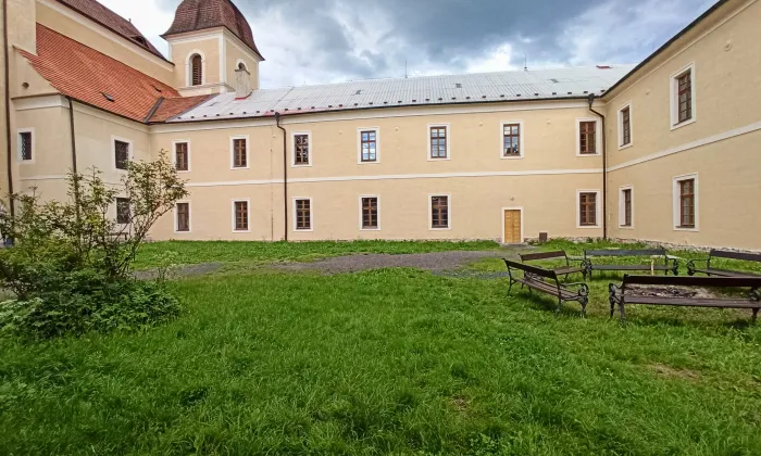 Klášter Zaječov