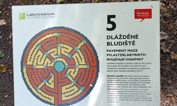 Labyrintárium v Loučeni
