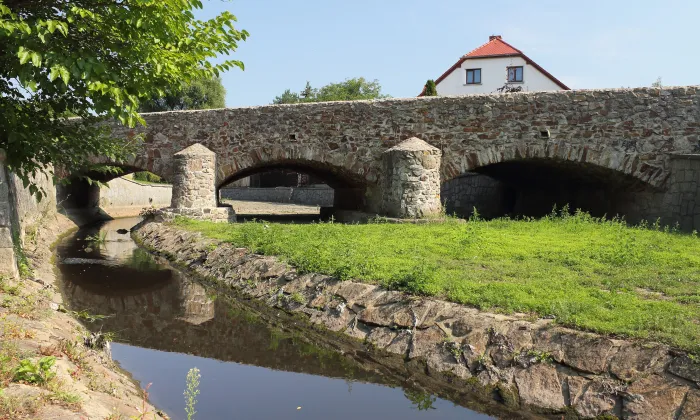 kamenný most v Želénkách