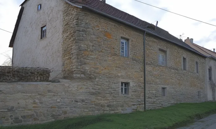 Auersperský zemědělský dvůr – spring