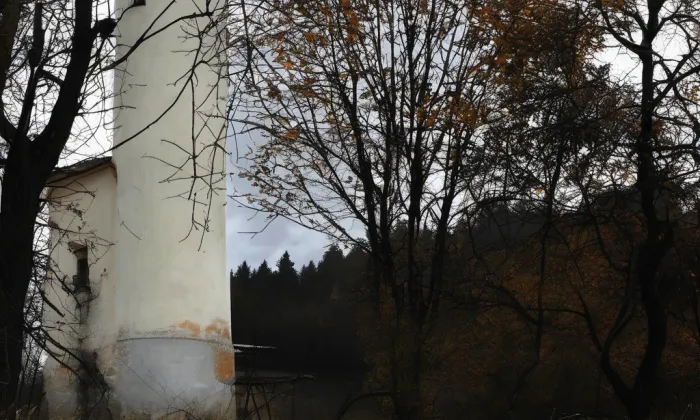 Boží muka u silnice západně od Drážkova – autumn