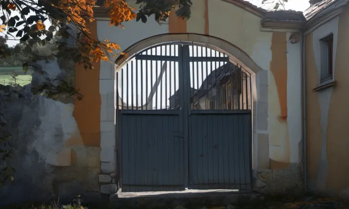 Brána usedlosti čp. 13 – autumn
