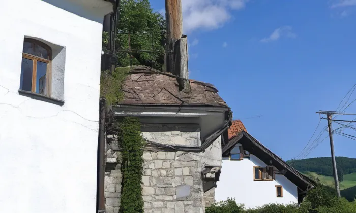 Dva litinové kříže s kamennými podstavci – summer