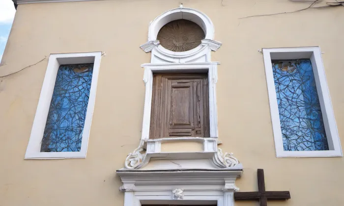 kostel Čtrnácti svatých pomocníků (Mělník) – noc